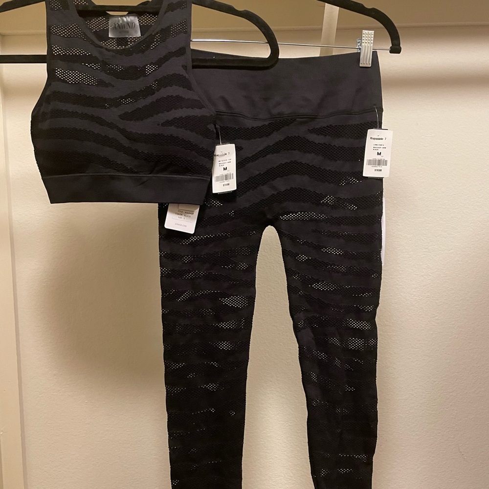 NWT Black Mesh Zebra Athletic Set - Size Medium